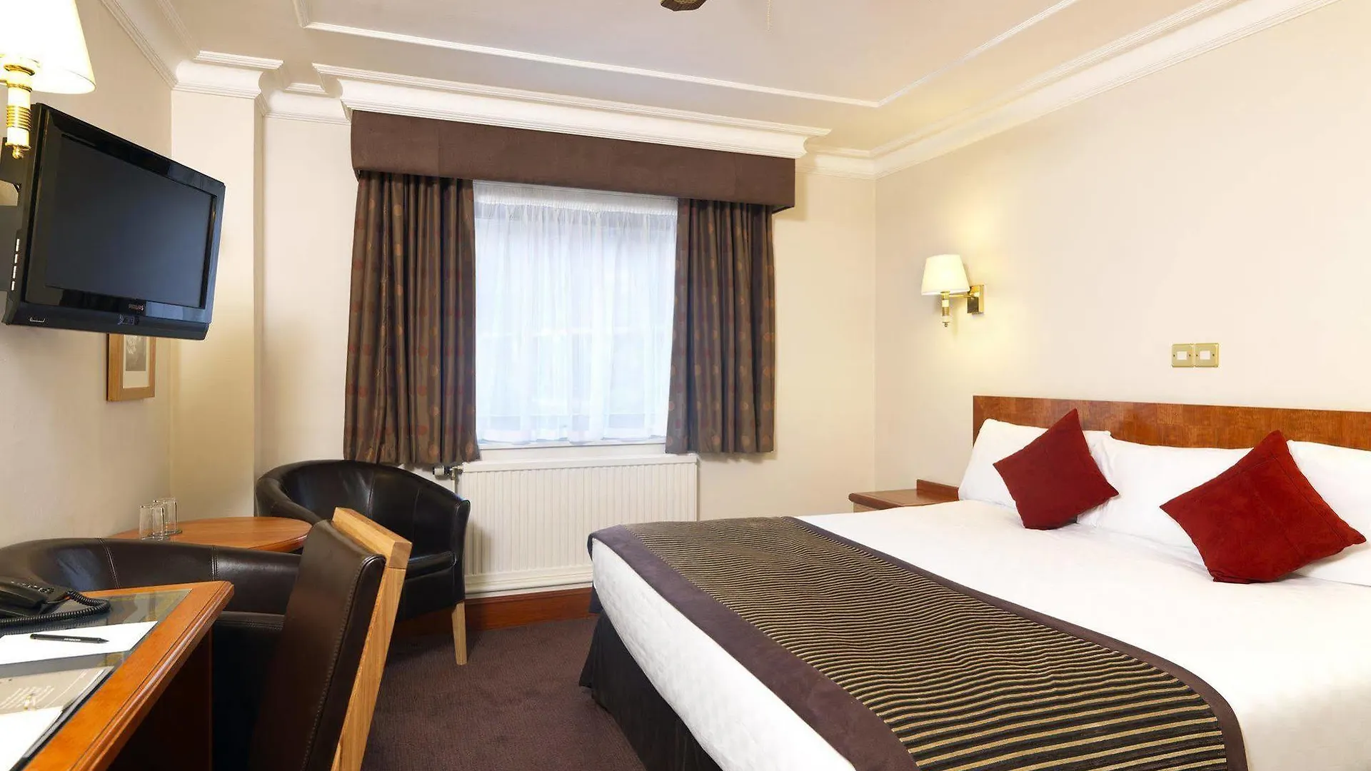 فندق Thistle Edinburgh, The King James
